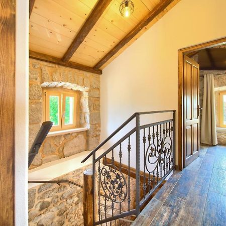 Stone Mill House Villa Vrh  Buitenkant foto